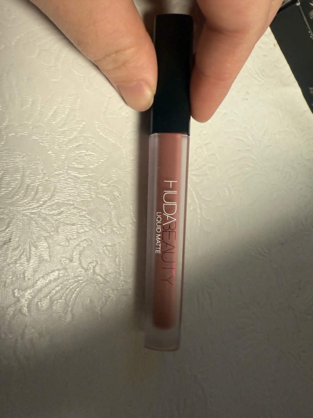 HUDA BEAUTY Liquid Matte Lipstick - Rosy Nude Pink
